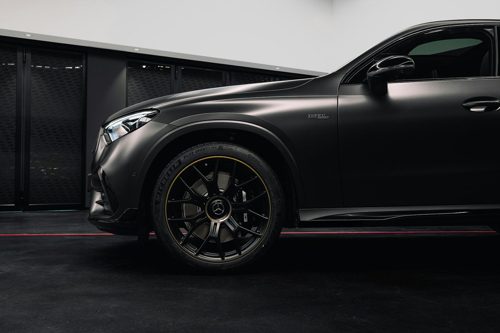 Mercedes AMG GLC 53 4MATIC+ foto exterior estática