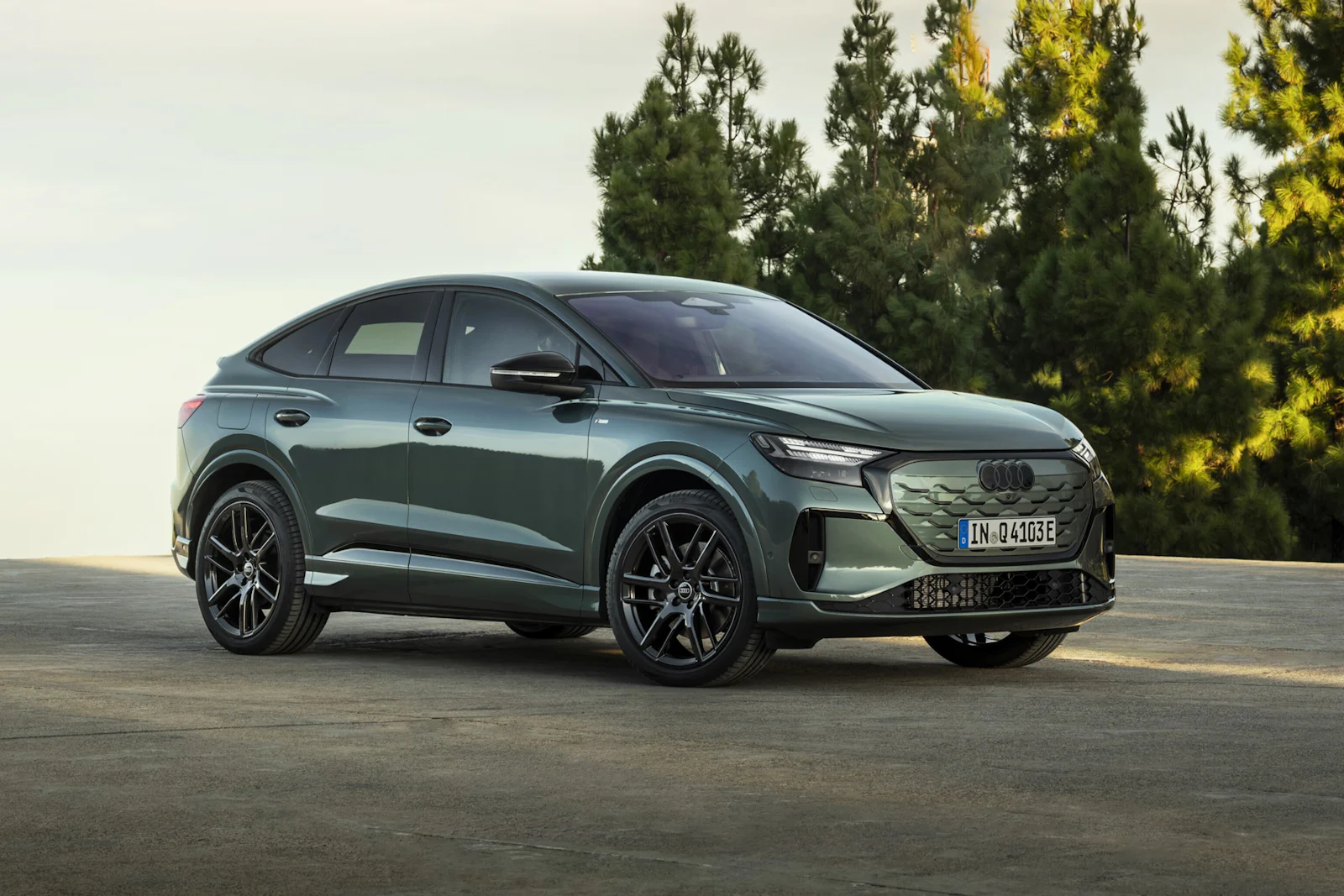 Audi Q4 Sportback e-tron foto exterior dinámica