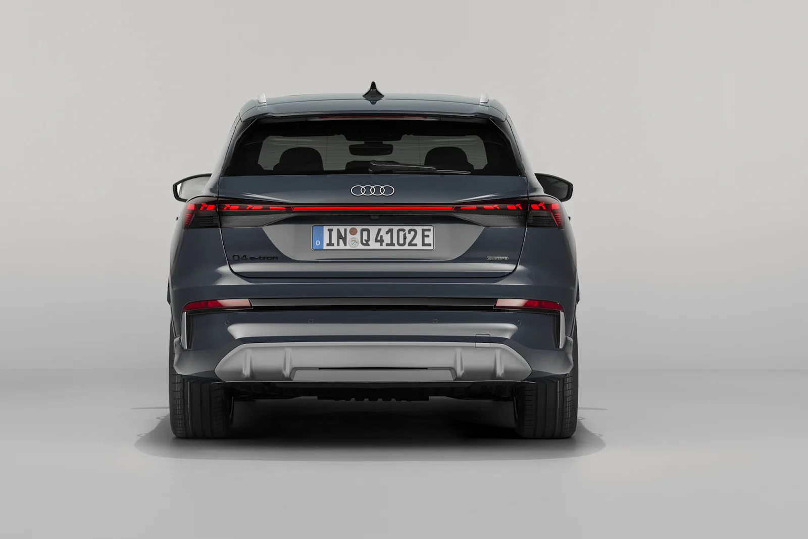 Audi Q4 SUV e-tron foto exterior estática