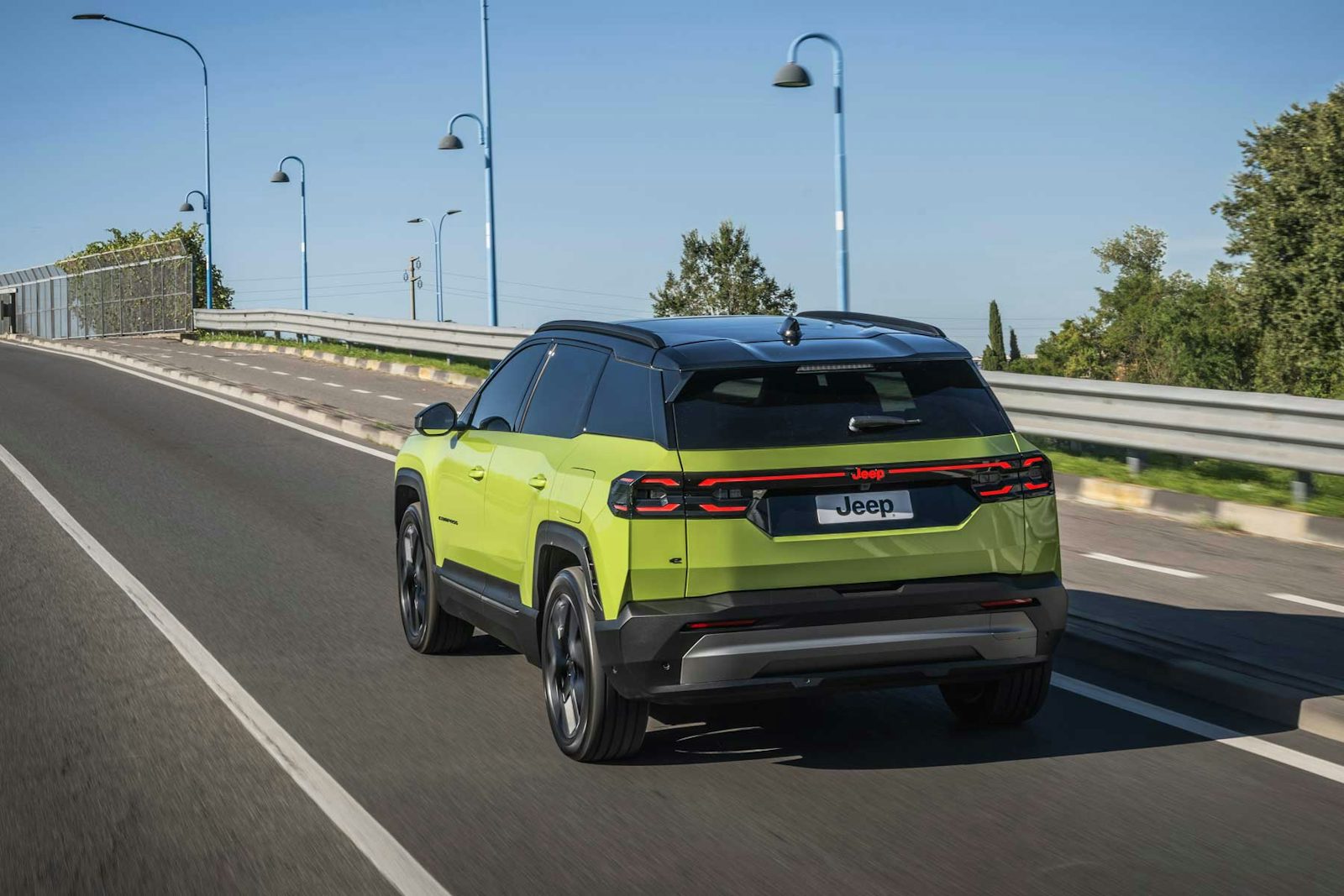 Jeep Compass 2026 foto exterior verde