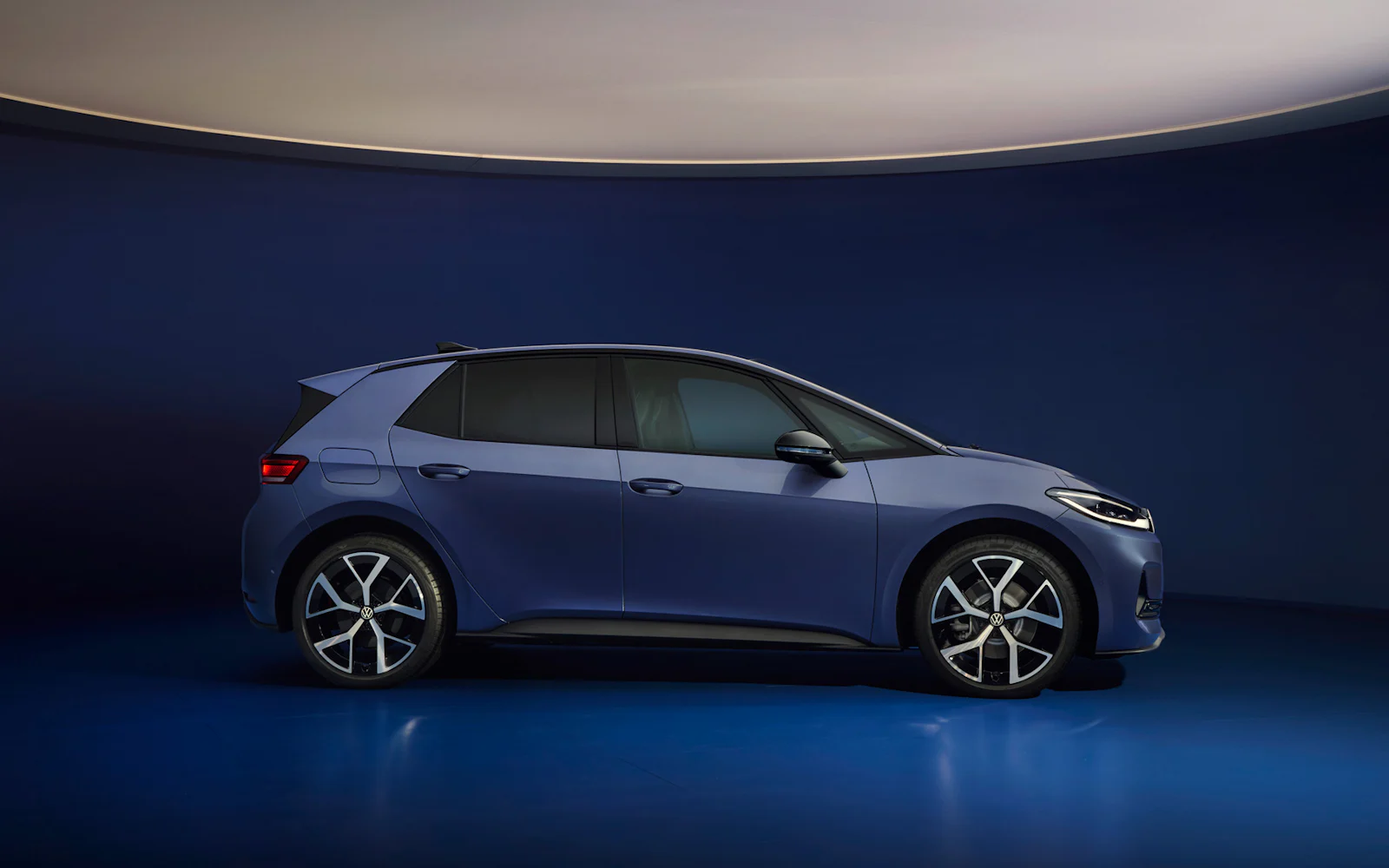 Volkswagen ID.3 foto exterior estática lateral azul