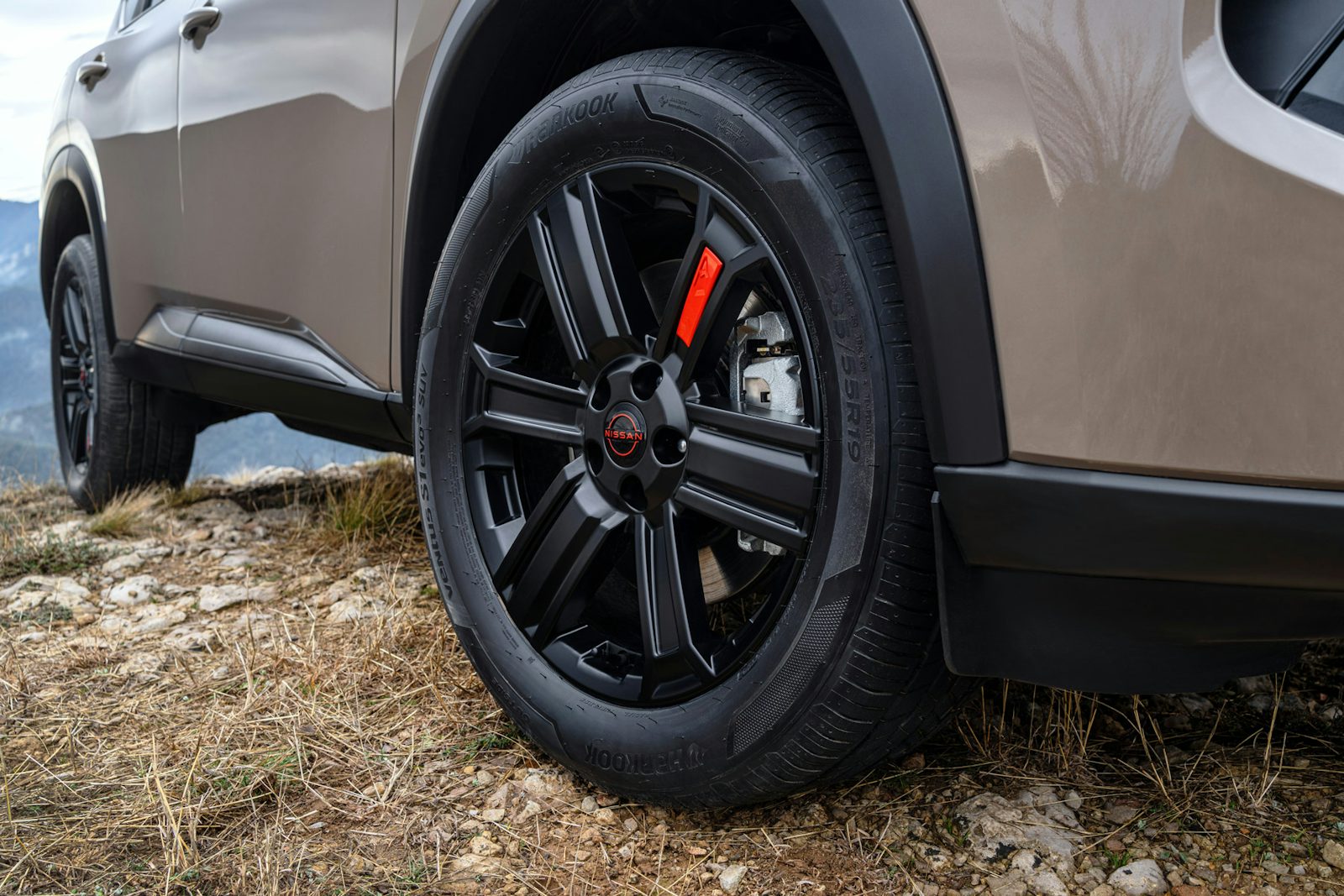 Nissan X-Trail 2026 foto detalle llantas