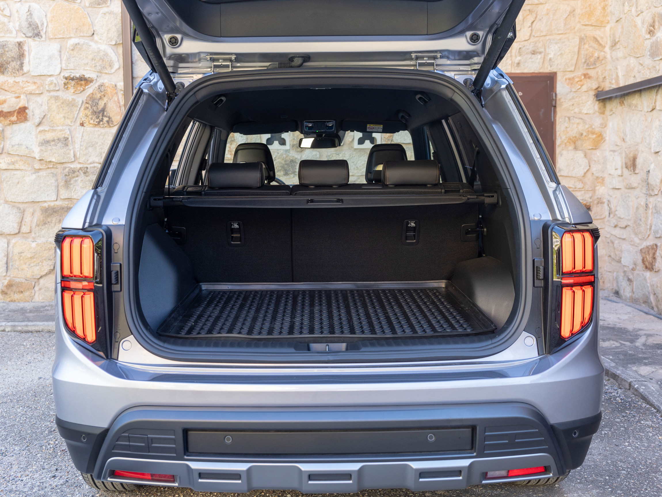 KGM Torres EVX Foto Maletero