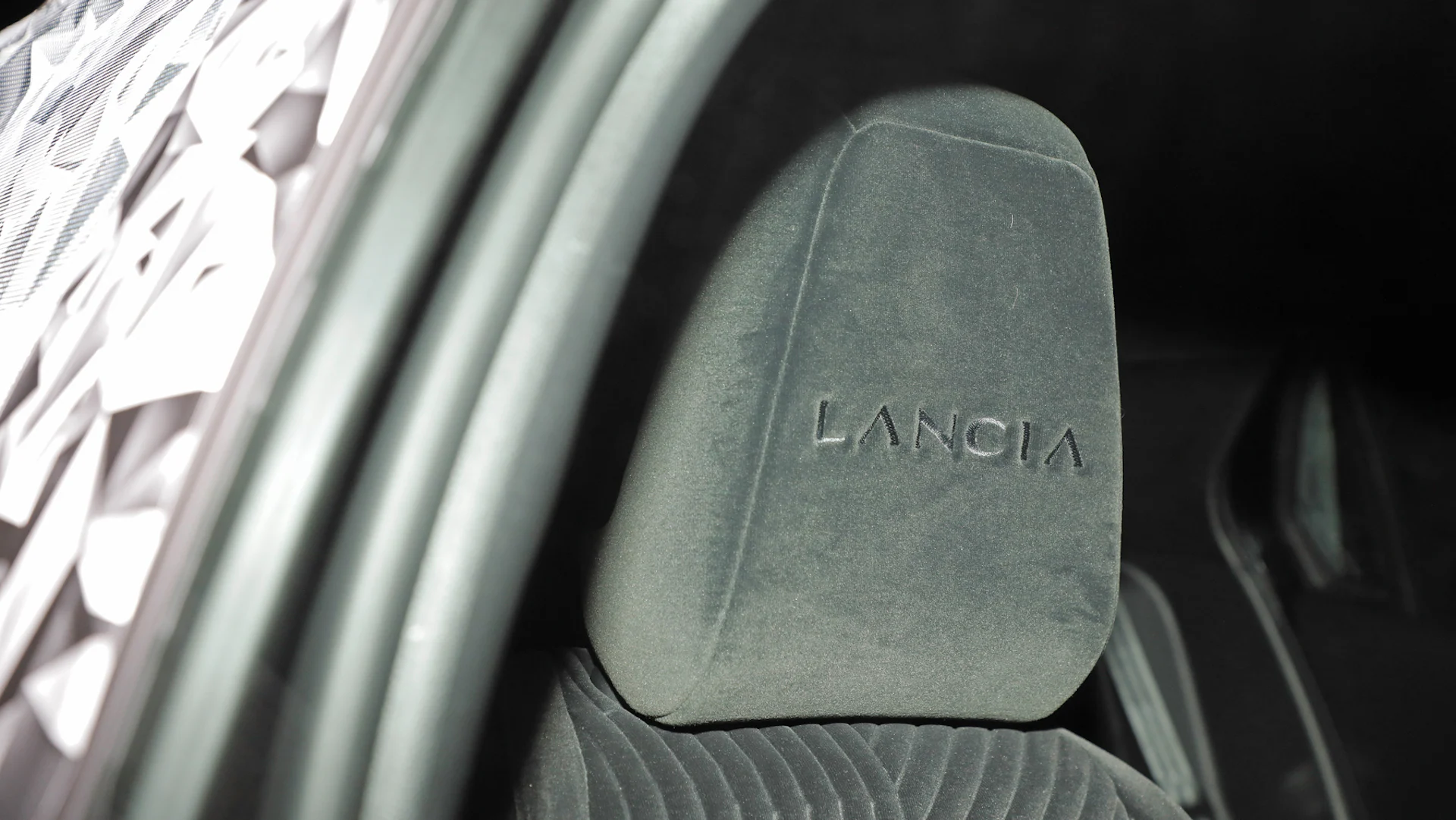 Gear Shift Boot Cover For Lancia Ypsilon (2003-2012) - Genuine Black Leather With Tricolor Stitching